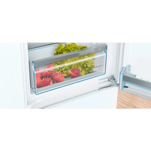 Встраиваемый двухкамерный холодильник Bosch KIN86AFF0