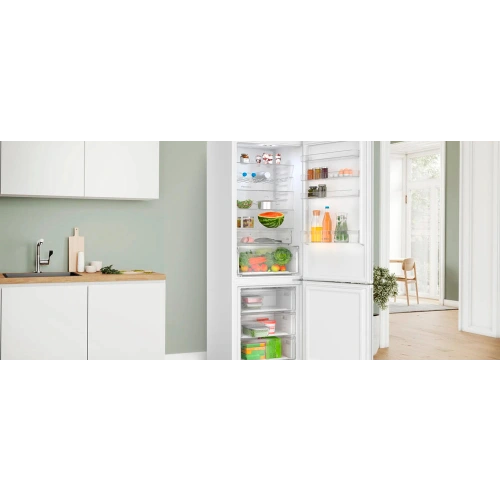 Двухкамерный холодильник Bosch KGN497WDF